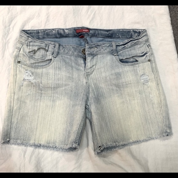 BONGO Junior's Frayed Hem Jean Shorts  size 9 excellent condition - Picture 3 of 10